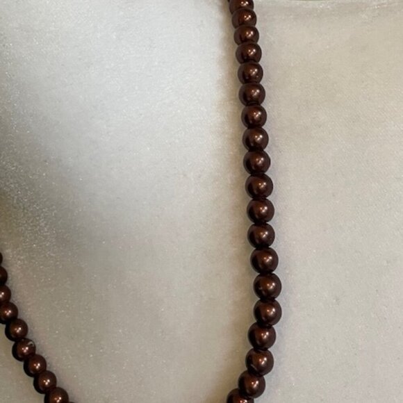 VINTAGE Brown Faux Pearl 18 KGP 19" Single Strand Necklace - Picture 7 of 14